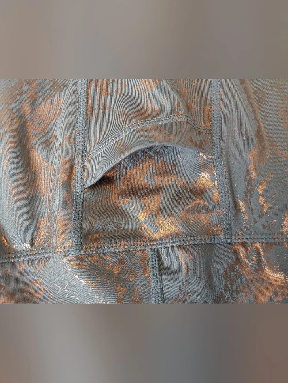 Metallic Gold Snake-Foil Accent Gray Activewear Legging w/Pockets - Picture 7 of 7